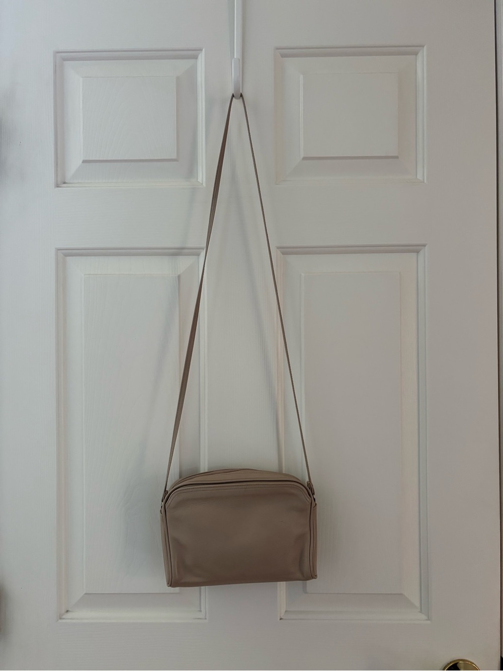 Vintage 90s Amanda Smith Minimalist Leather Crossbody